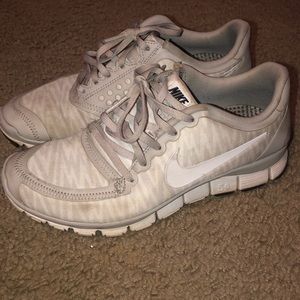 ‼️⭐️MUST GO⭐️‼️Nike Free 5.0